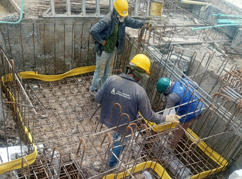 Instalación cinta PVC foso ascensor