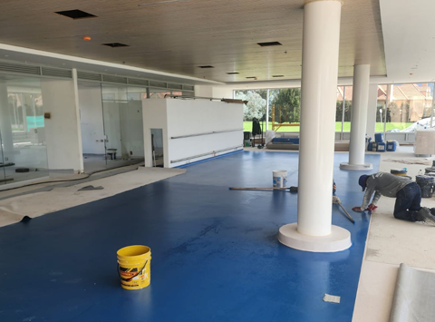 Instalación piso vinílico gimnasio